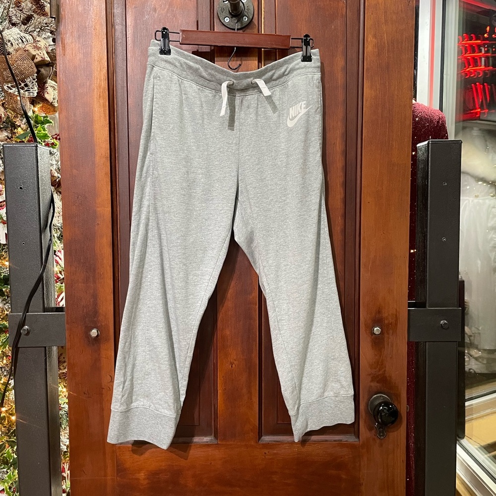 Nike- Gray Cropped Sweatpants, Size M